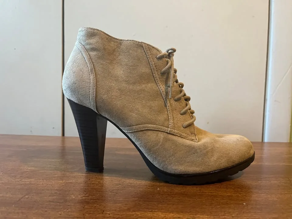 White Mountain Lace Up Ankle Booties image indicator(2)