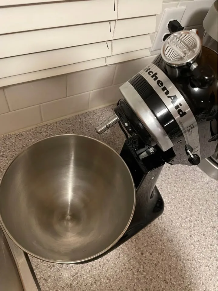 KitchenAid Classic Stand Mixer image indicator(2)