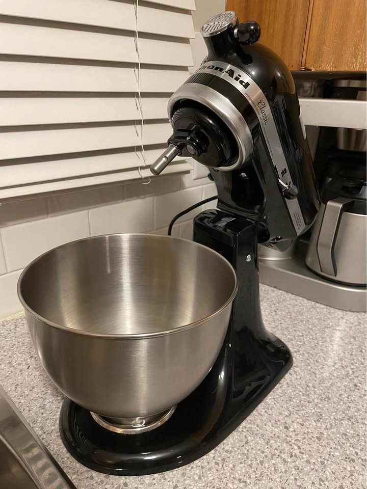 KitchenAid Classic Stand Mixer - photo 3