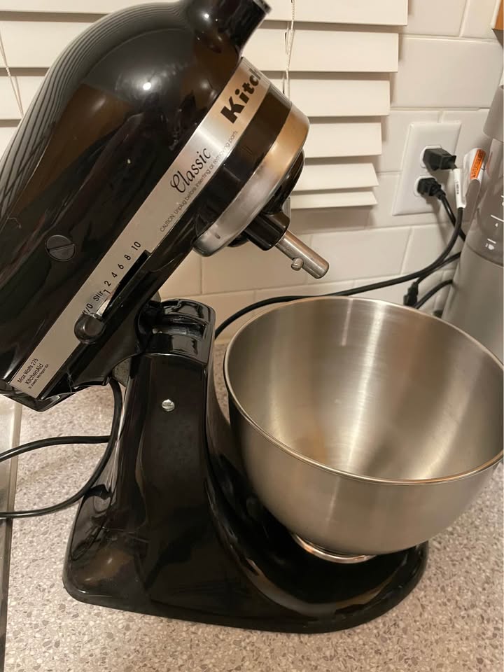 KitchenAid Classic Stand Mixer - photo 4