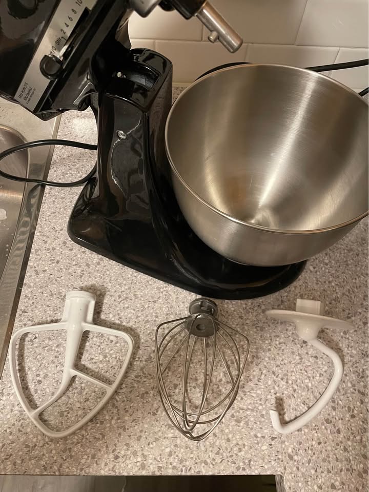 KitchenAid Classic Stand Mixer - photo 5