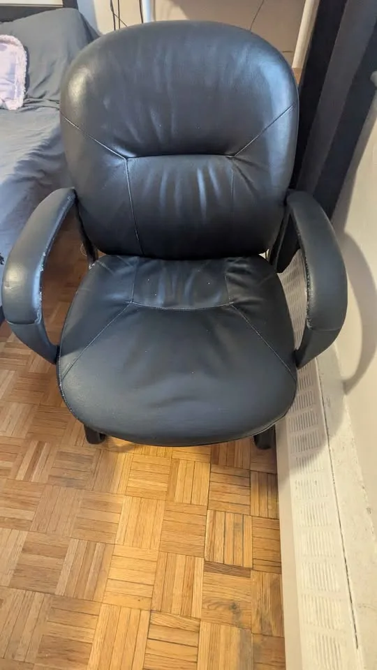 Move out sale, multiple items image indicator(7)