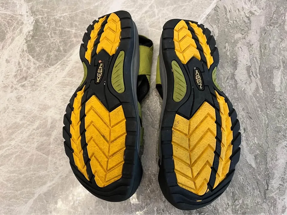 Keens Women’s Shoes, size 10 image indicator(5)