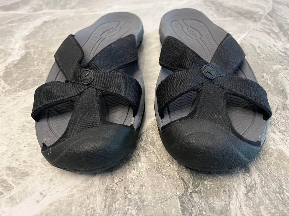 Keens Bali Slide Sandal, Women’s size 11