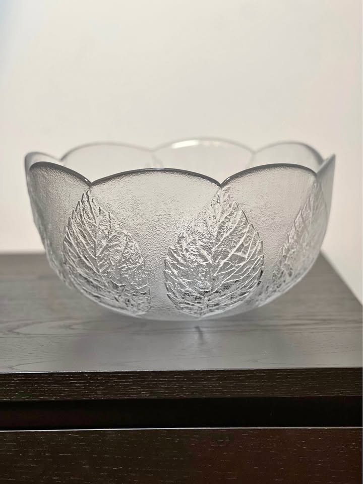 Kosta Boda Party leaf-patterned glass serving bowl