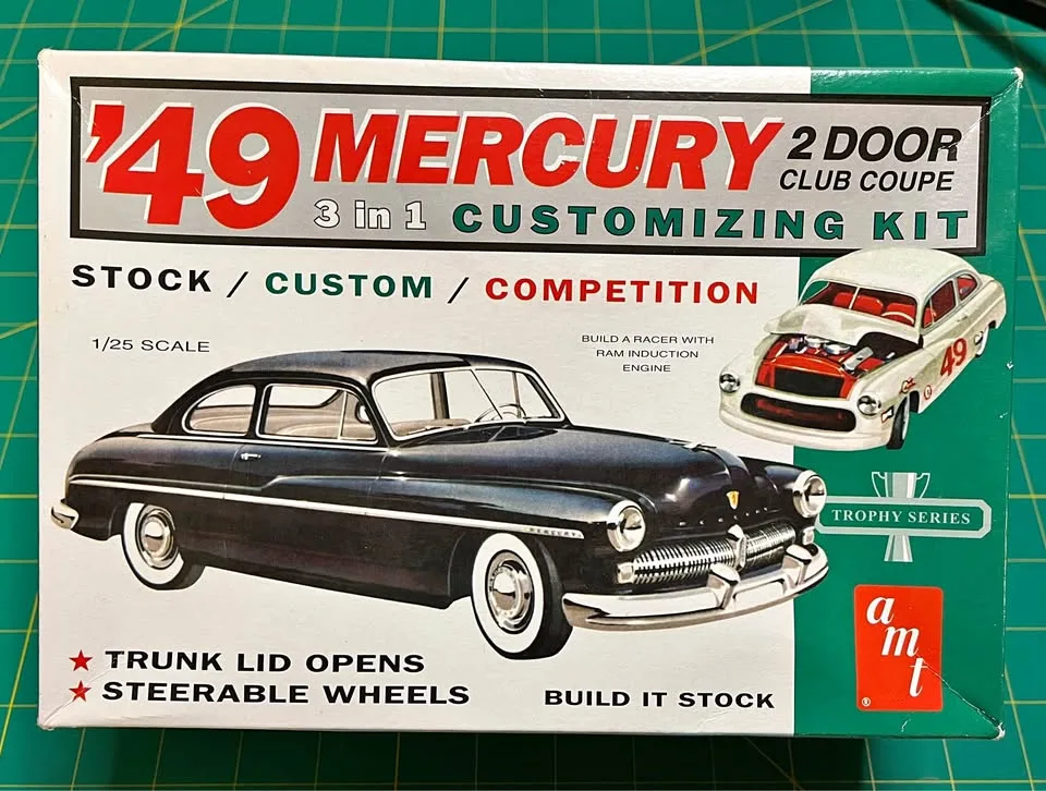 AMT '49 Mercury 2-Door Club Coupe 1/25 Scale Model Kit