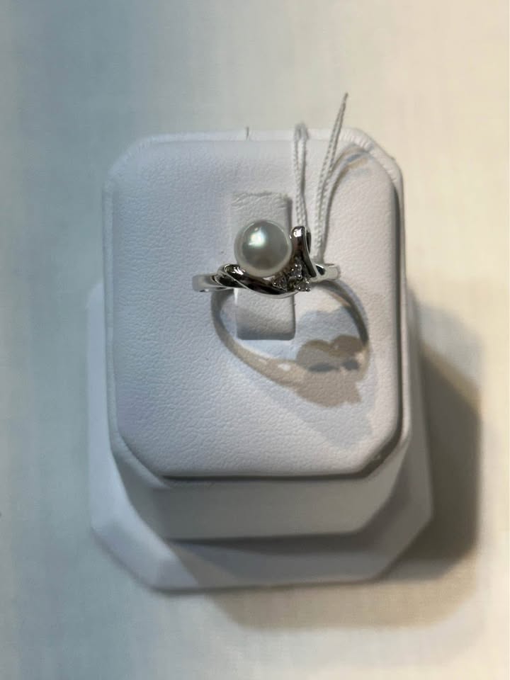 18k White Gold Pearl and Diamond Ring - Size 6 3/4 - photo 4