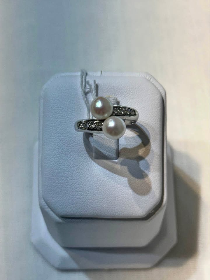 18k White Gold Double Pearl and Diamond Ring - Size 5 1/2