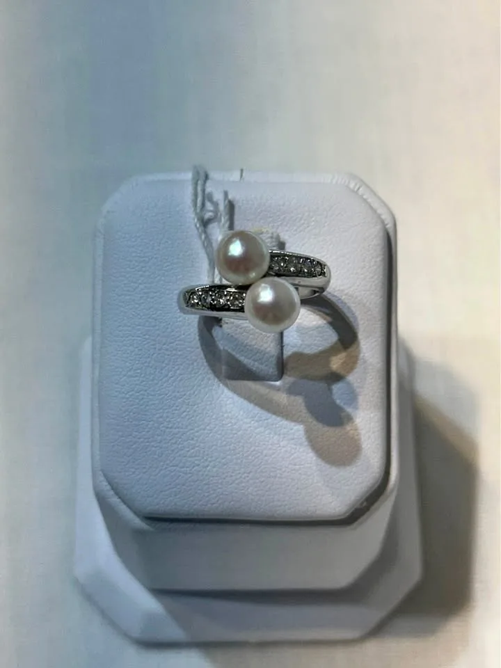 18k White Gold Double Pearl and Diamond Ring - Size 5 1/2 thumbnail
