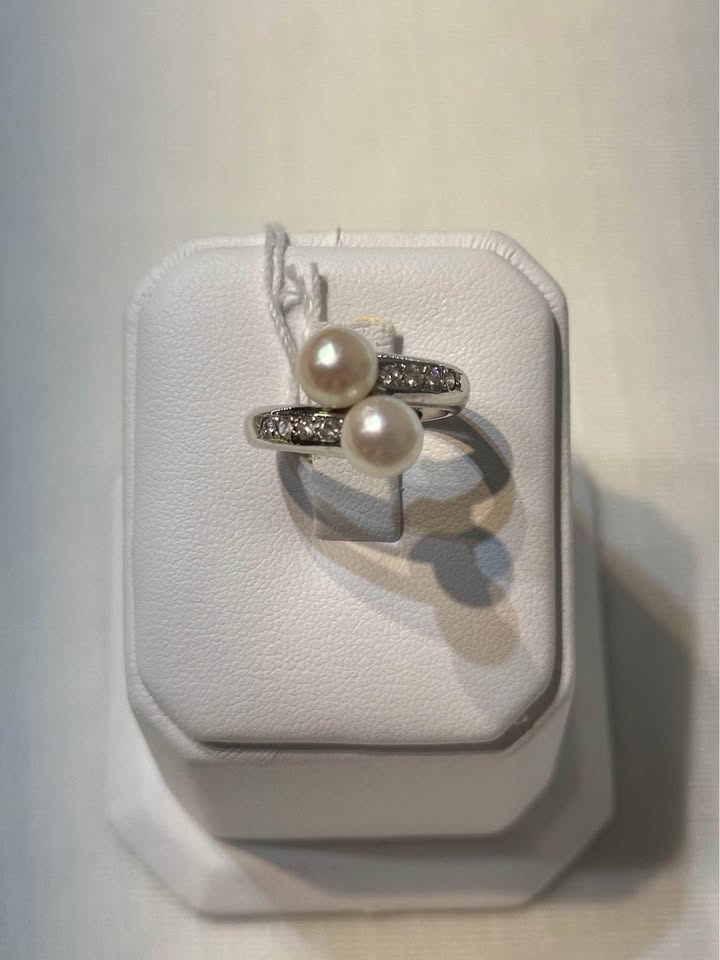 18k White Gold Double Pearl and Diamond Ring - Size 5 1/2 - photo 2
