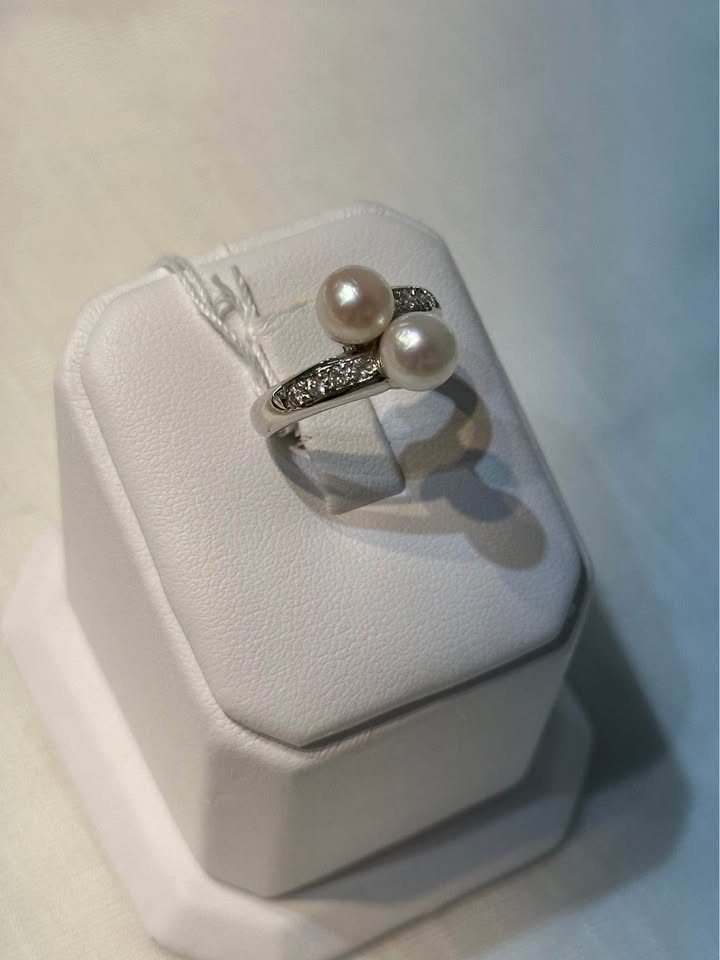 18k White Gold Double Pearl and Diamond Ring - Size 5 1/2 - photo 3