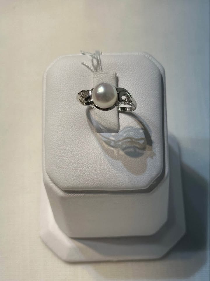 18k White Gold Pearl and Diamond Ring - Size 6 1/2 - photo 5