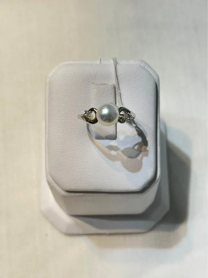 18k White Gold Pearl and Diamond Ring - Size 6 3/4 thumbnail