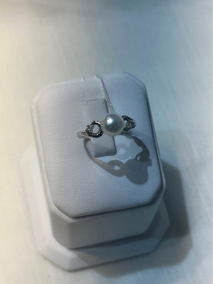 18k White Gold Pearl and Diamond Ring - Size 6 3/4 - photo 2