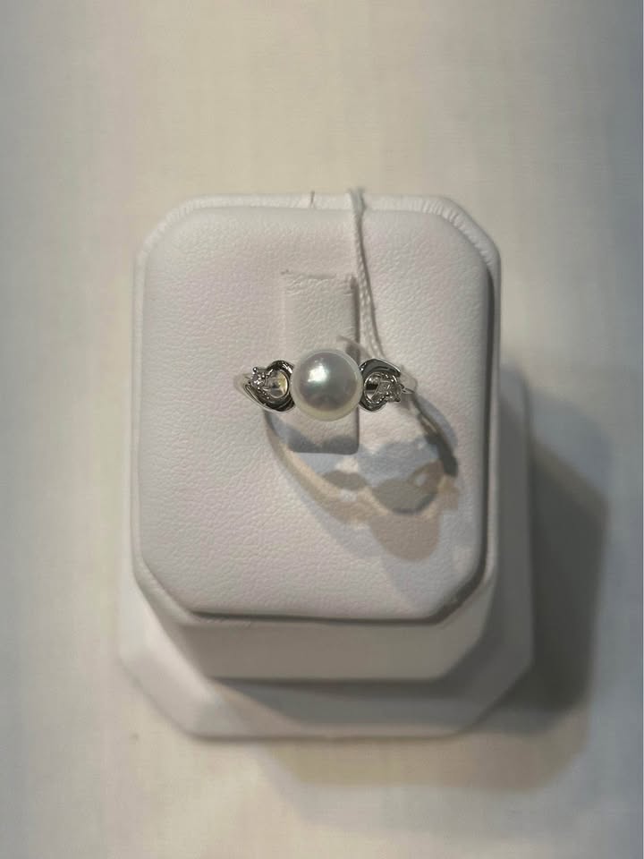 18k White Gold Pearl and Diamond Ring - Size 6 3/4 - photo 4
