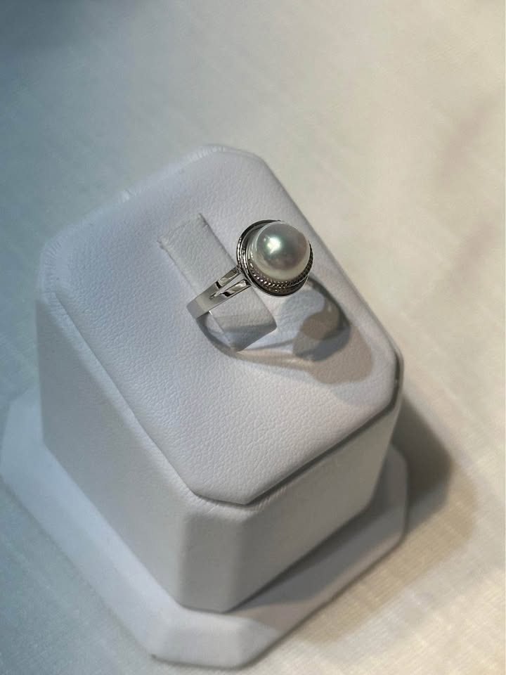 18k White Gold Pearl Ring - Size 5 3/4 - photo 3