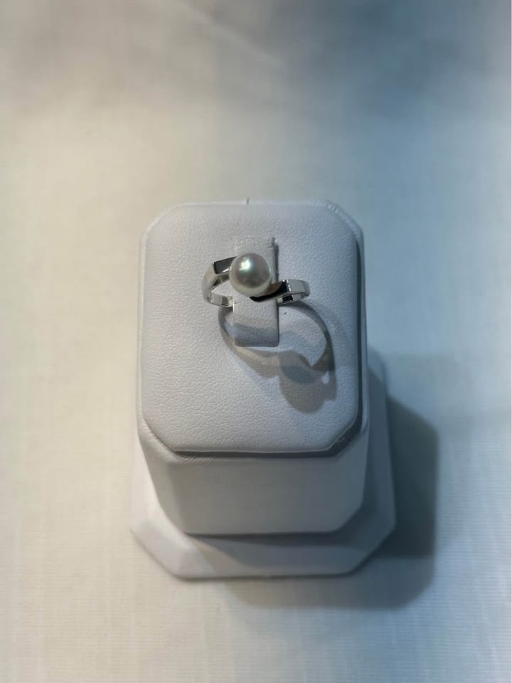 18k White Gold Pearl Ring - Size 6 - photo 5