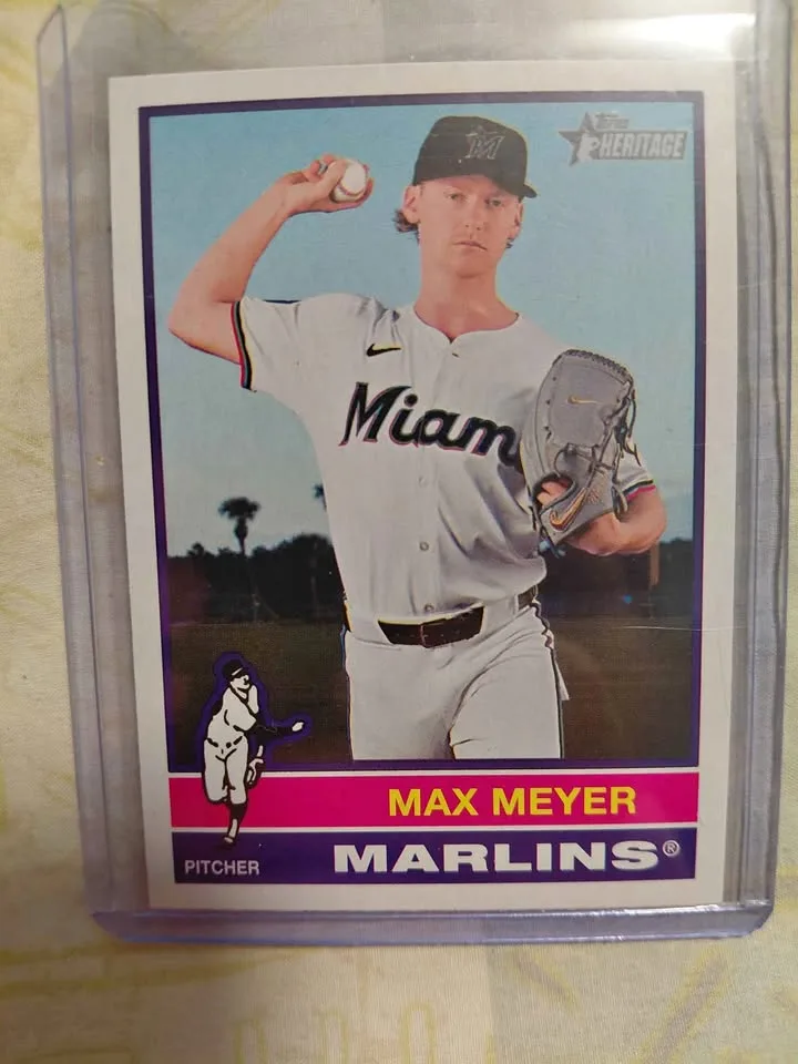 2025 Topps Heritage Max Meyer baseball card