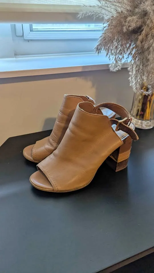 Brown Sandal/Heel