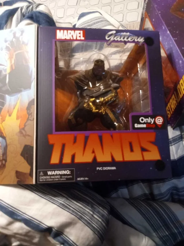 Marvel Thanos Gallery Diorama image indicator(2)