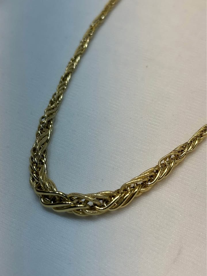 Stunning 18k Gold Chain with Lobster Claw Clasp - photo 2