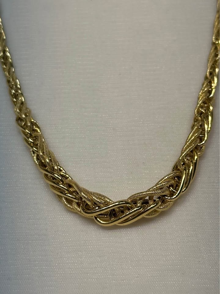 Stunning 18k Gold Chain with Lobster Claw Clasp - photo 3