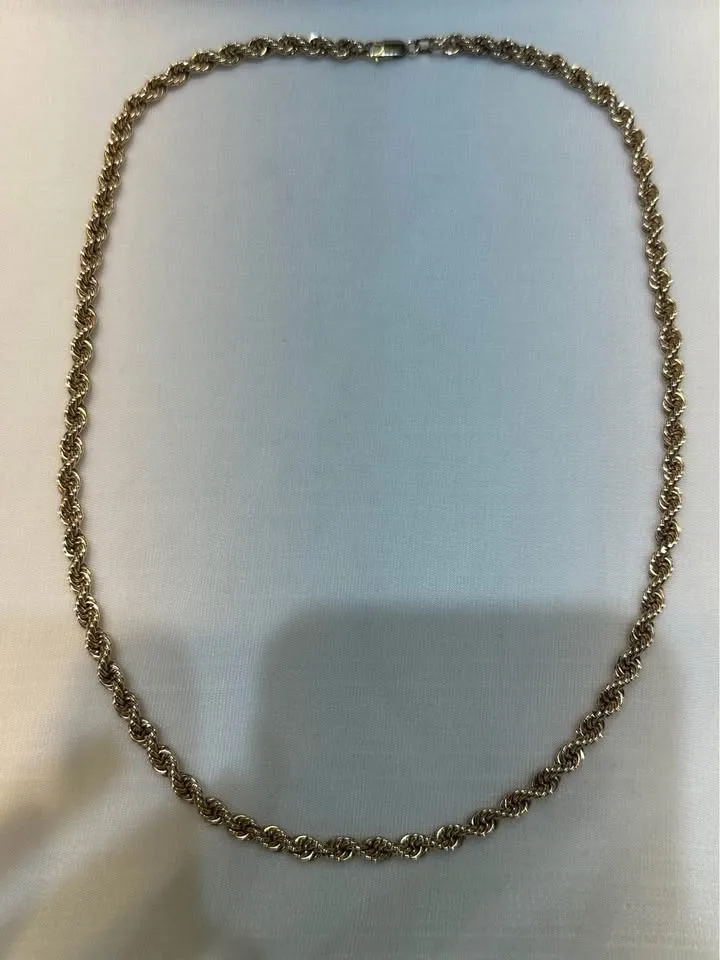 10k Gold Rope Chain with Lobster Claw Clasp image indicator(4)