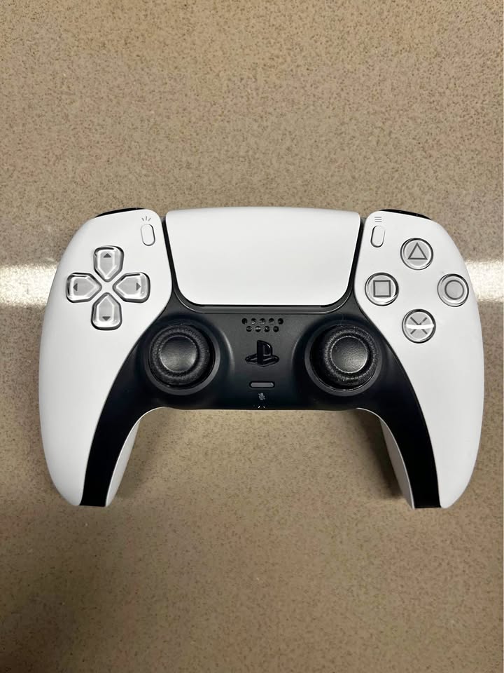 Brand New PS5 Dualsense Controller White