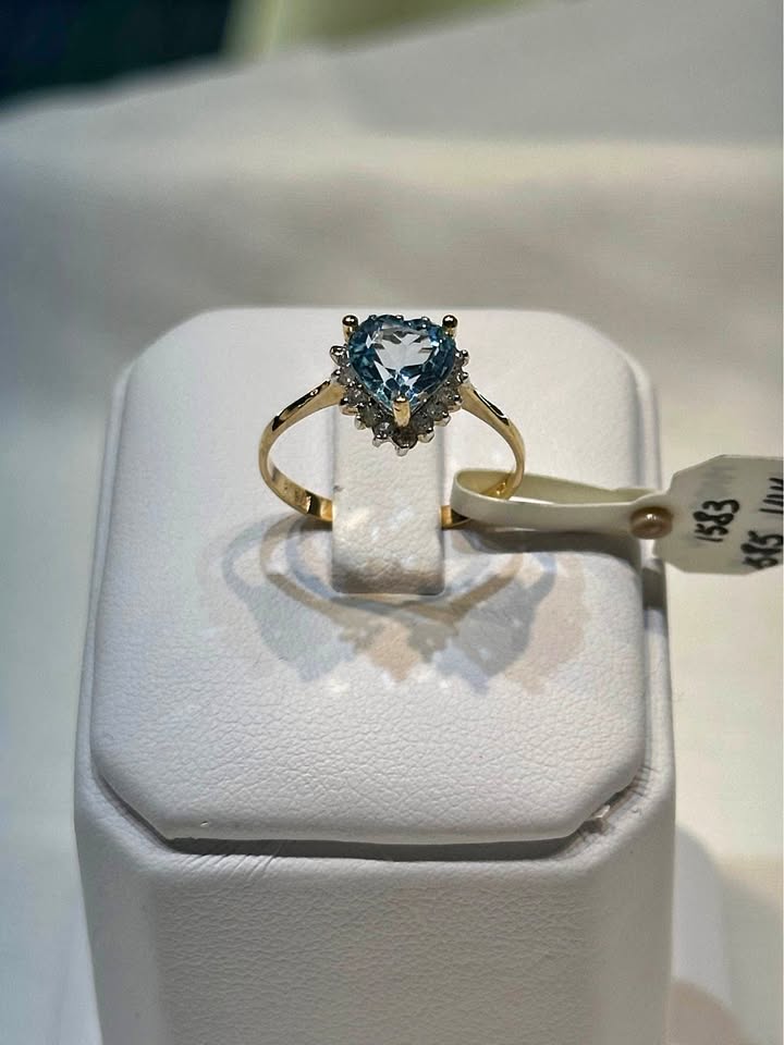 Birthstone 14k gold Heart ring. Blue Topaz and Diamonds - Size 6