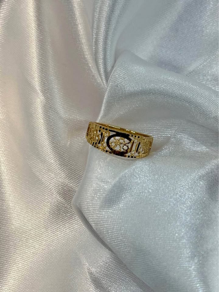18k Solid Gold Ring - Size 5 3/4