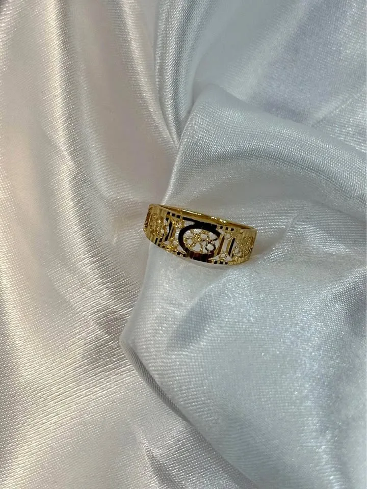 18k Solid Gold Ring - Size 5 3/4 thumbnail