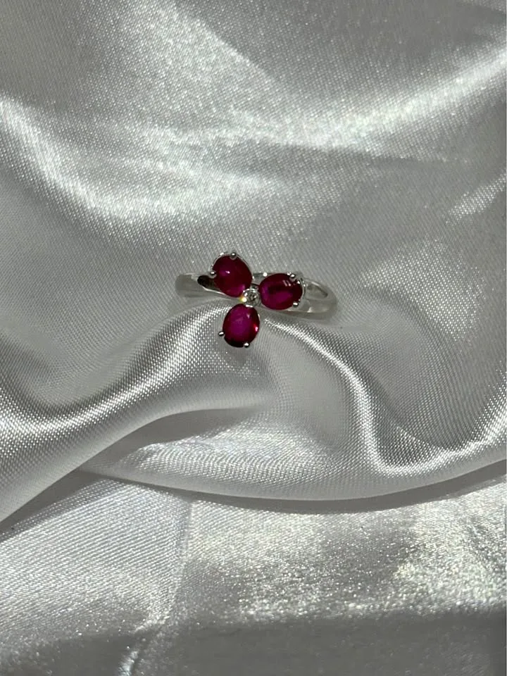 18k gold Ruby Flower Birthstone Ring - Size 6 1/4 thumbnail