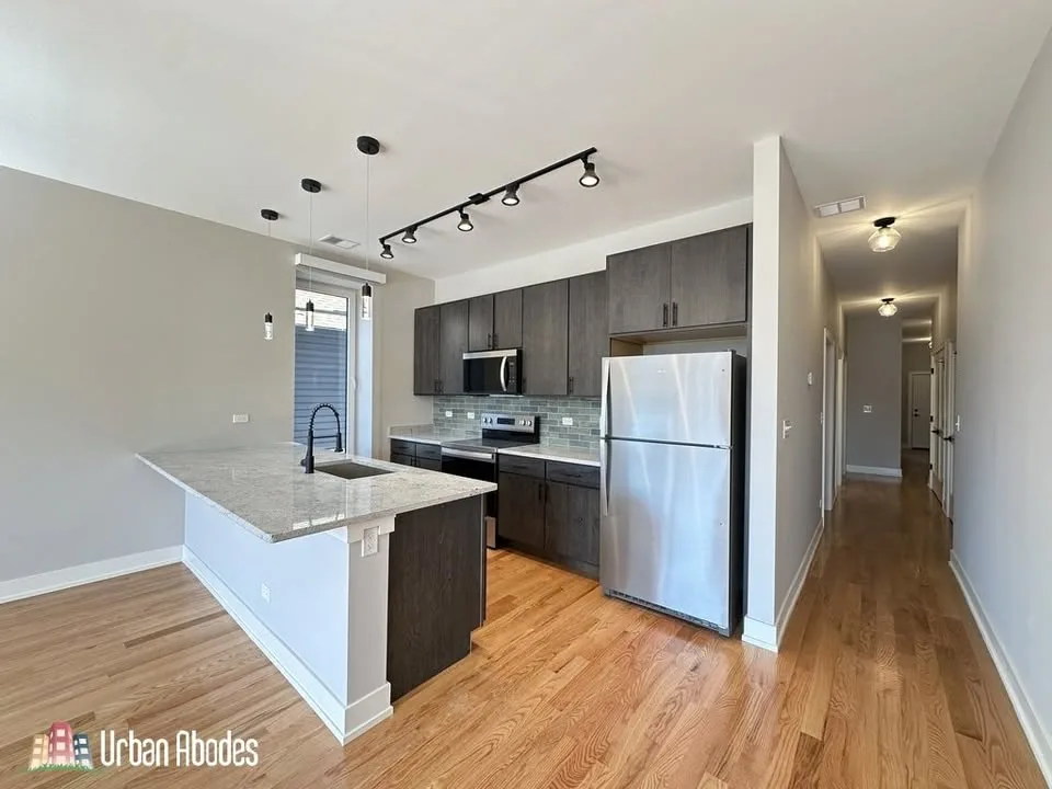 3 Beds 2 Baths Apartment image indicator(2)