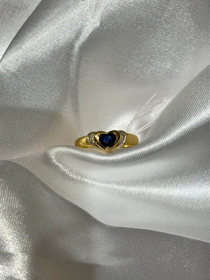 14k gold Sapphire Heart Birthstone Ring - Size 7