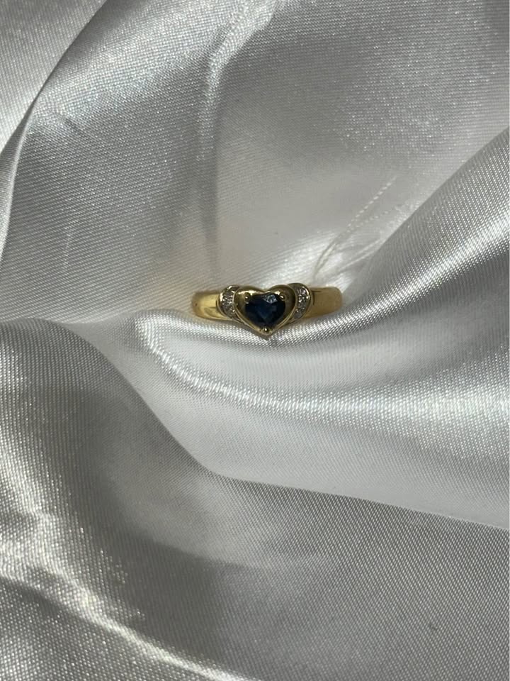 14k gold Sapphire Heart Birthstone Ring - Size 7 - photo 2