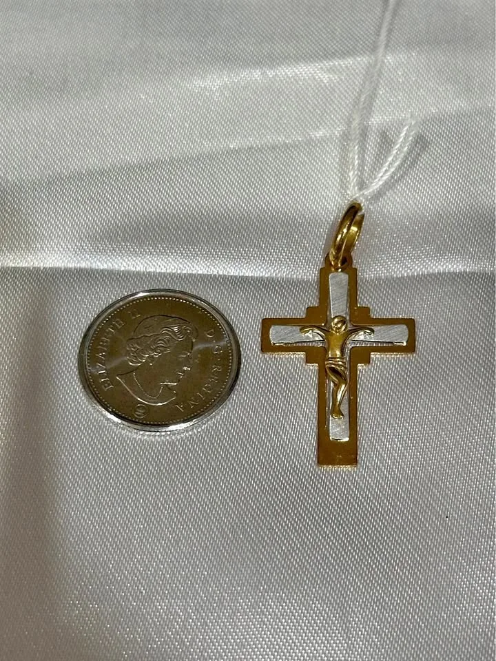 18k solid gold Cross Pendant thumbnail