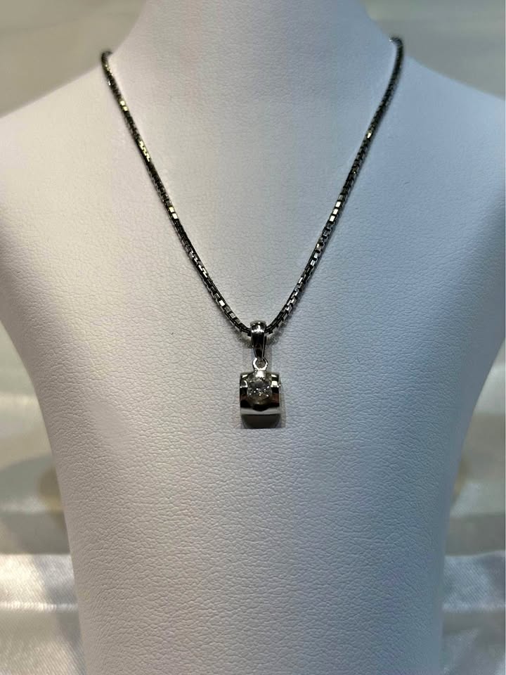18k Diamond Pendant