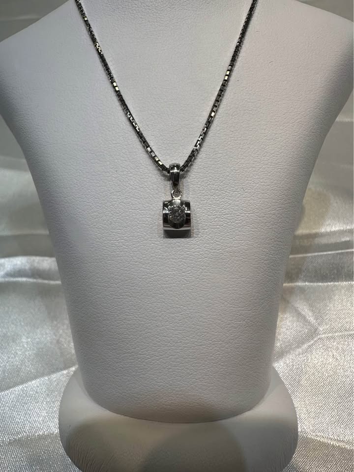 18k Diamond Pendant - photo 2