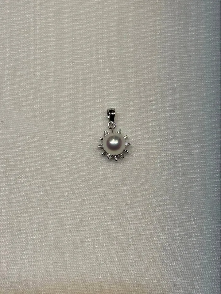 18k White Gold Pearl and Diamond Sun Pendant thumbnail