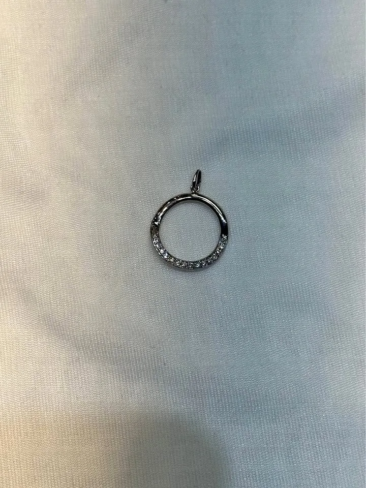18k Diamond Circle Pendant thumbnail