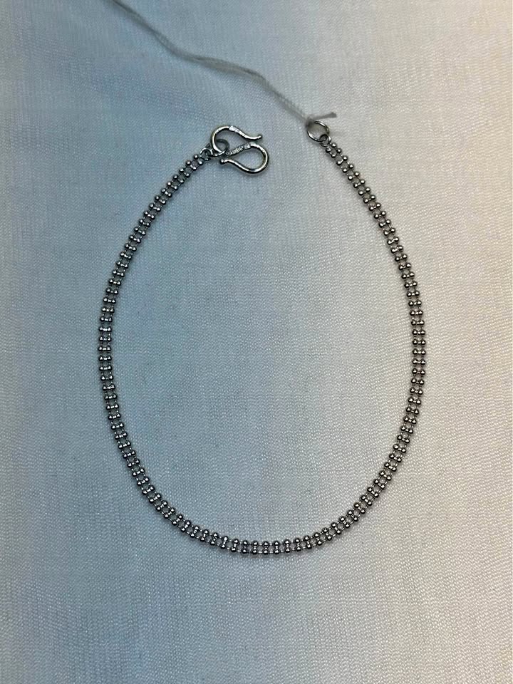 999 Dainty Platinum Bracelet