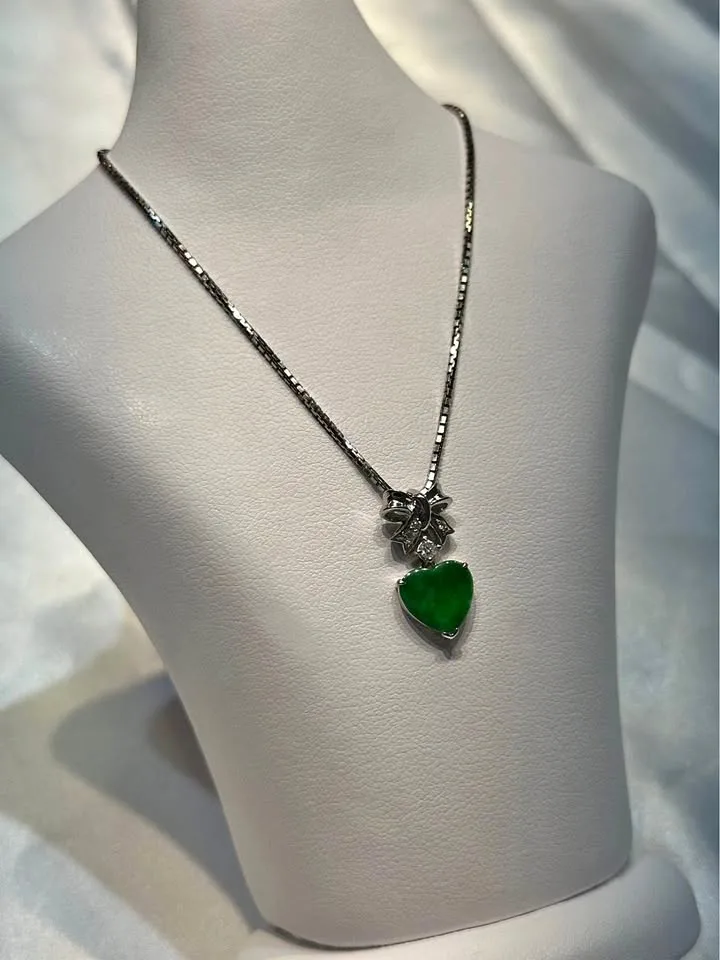 18k gold Jade and Diamond Bow Pendant thumbnail