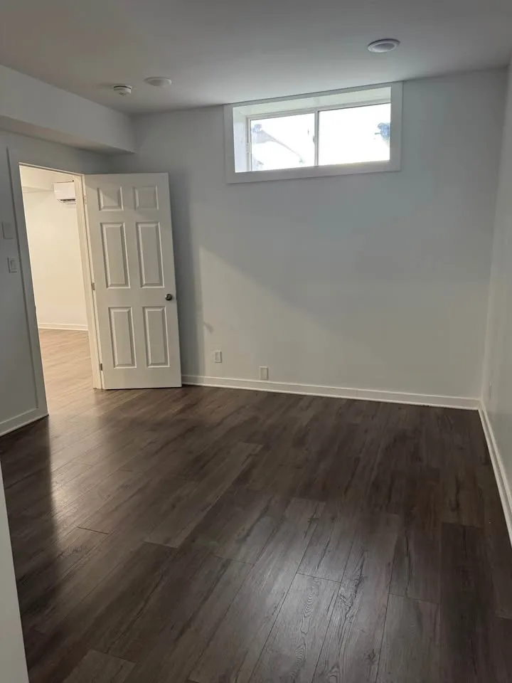 Legal basement apartment 2 beds image indicator(7)