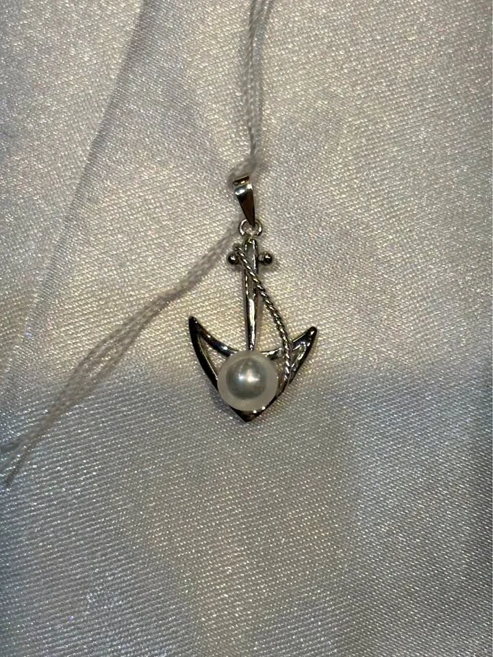 18k gold Japanese Pearl Anchor Pendant thumbnail
