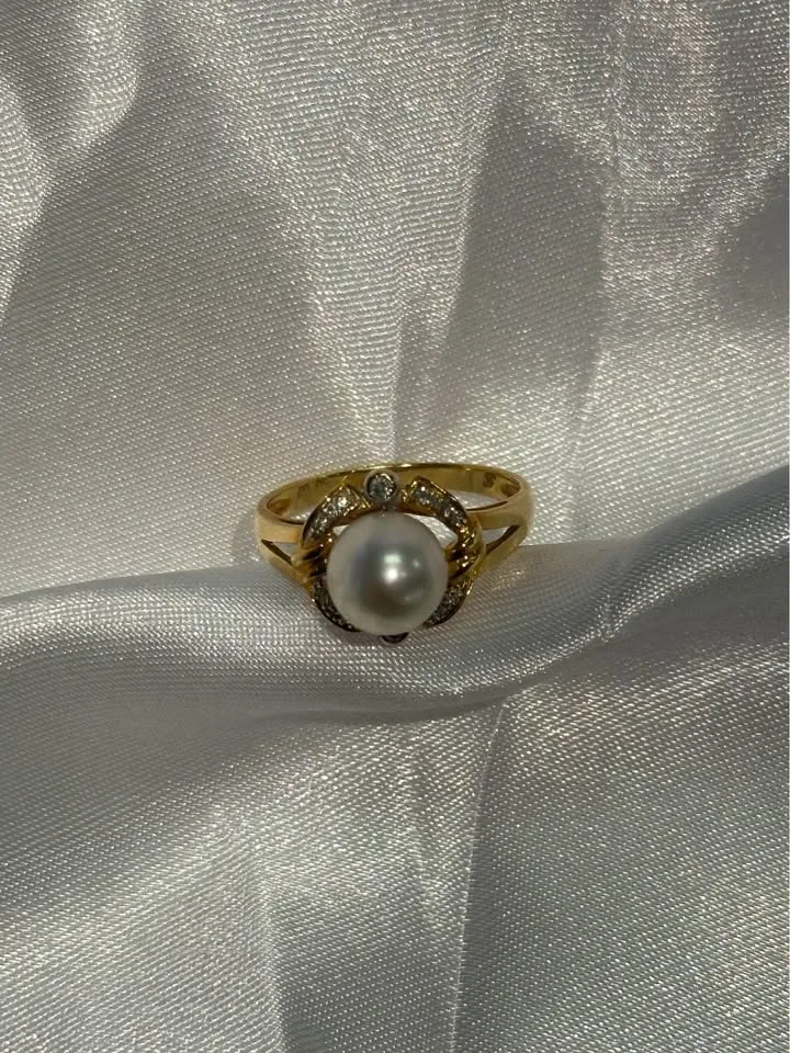 18k Solid Gold Pearl & Diamond Ring - Size 6 1/2 image indicator(5)