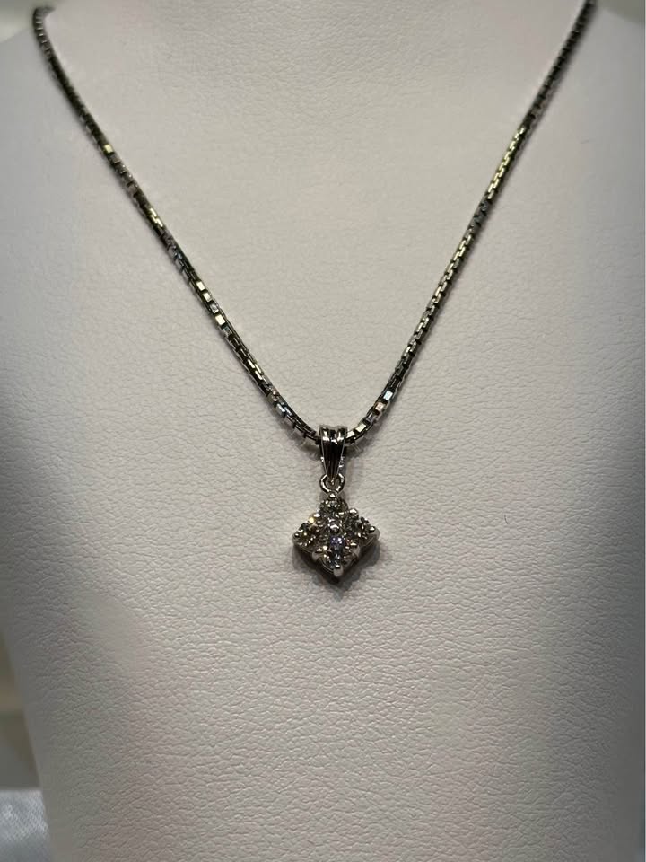 18k Four Natural Diamond Pendant - photo 3