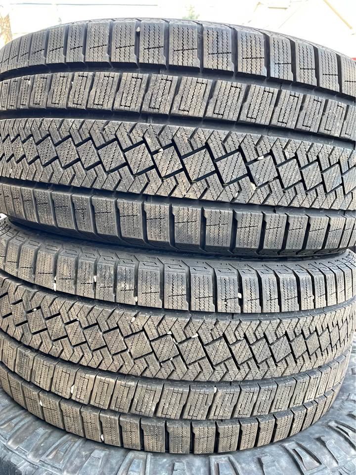 Pireli Asimmetrico Ice zero Studless