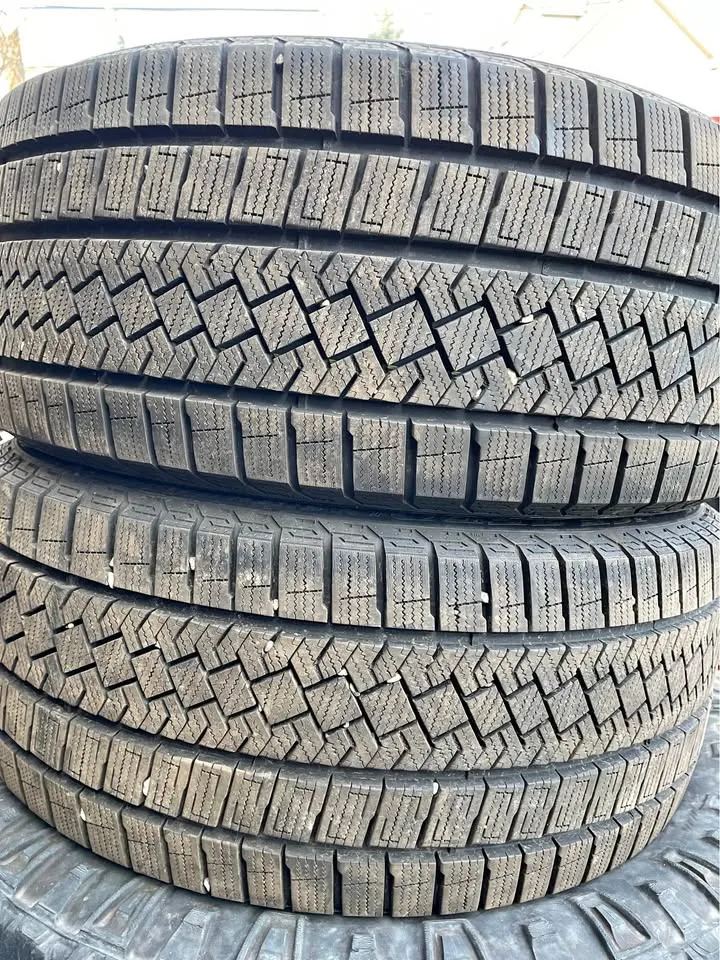 Pireli Asimmetrico Ice zero Studless