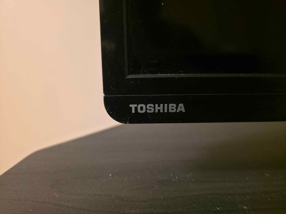 55" Toshiba TV - photo 5