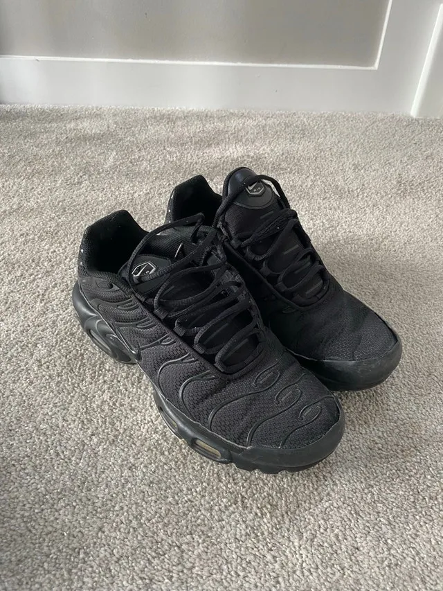 Black Nike Air Max Plus / TN – Size 10 Men’s – Needs Repair, $40